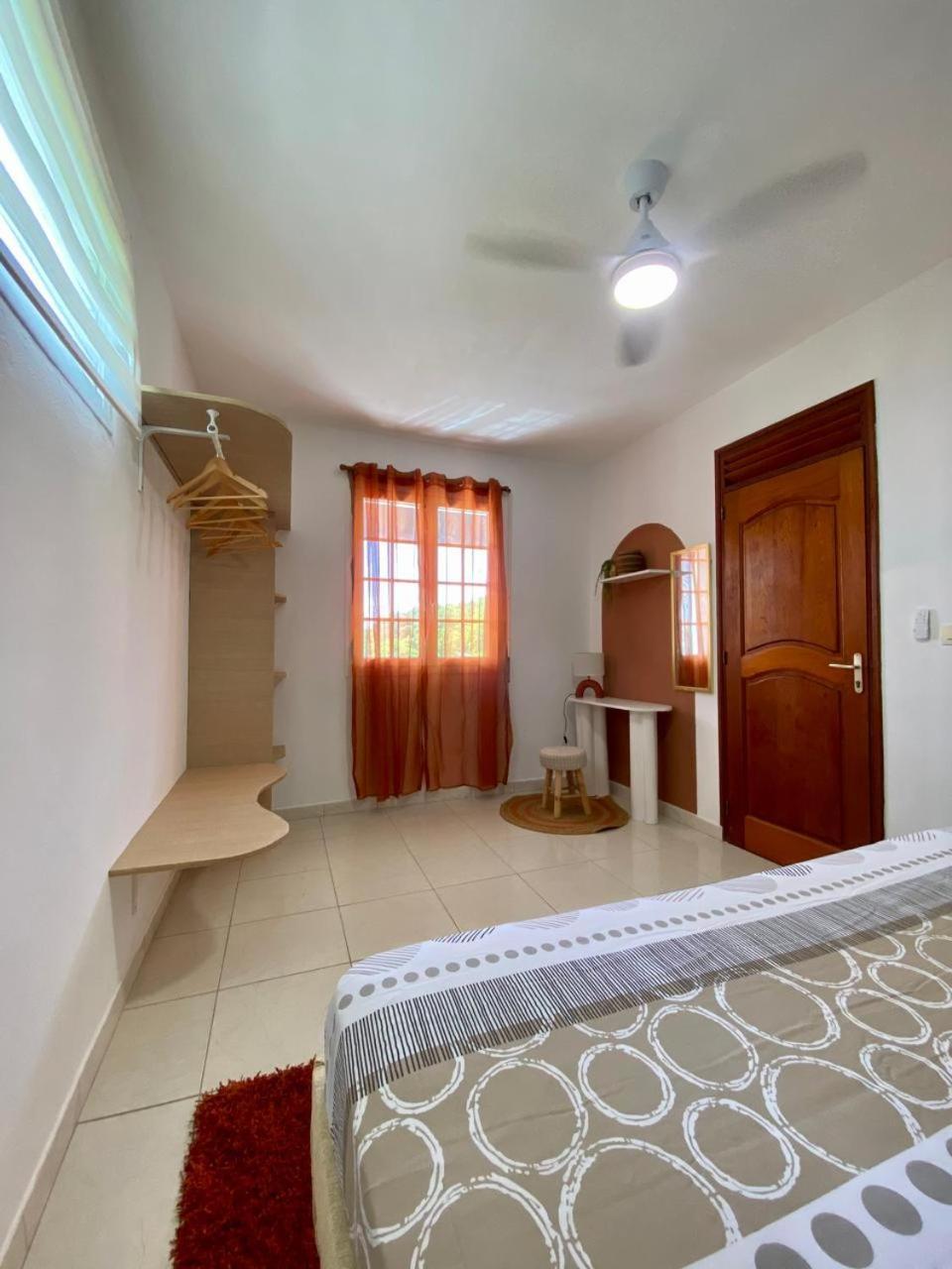 Vanihya * Sainte-Anne (Grande-Terre)